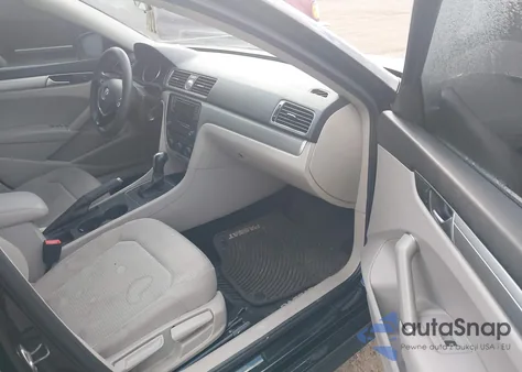 2016 Volkswagen Passat 1.8T S z USA, uszkodzony, nr VIN 1VWAT7A36GC031112